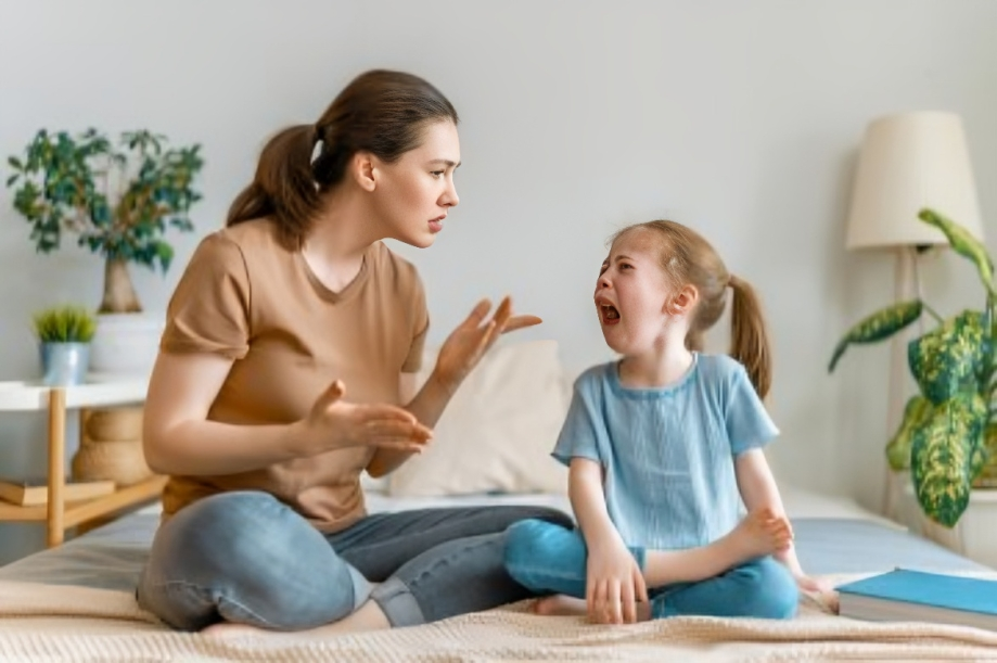 Madre e hija en momento de conflicto
